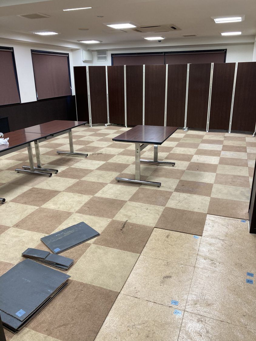 兵庫県神戸市 某店舗 床貼り替え工事‼️